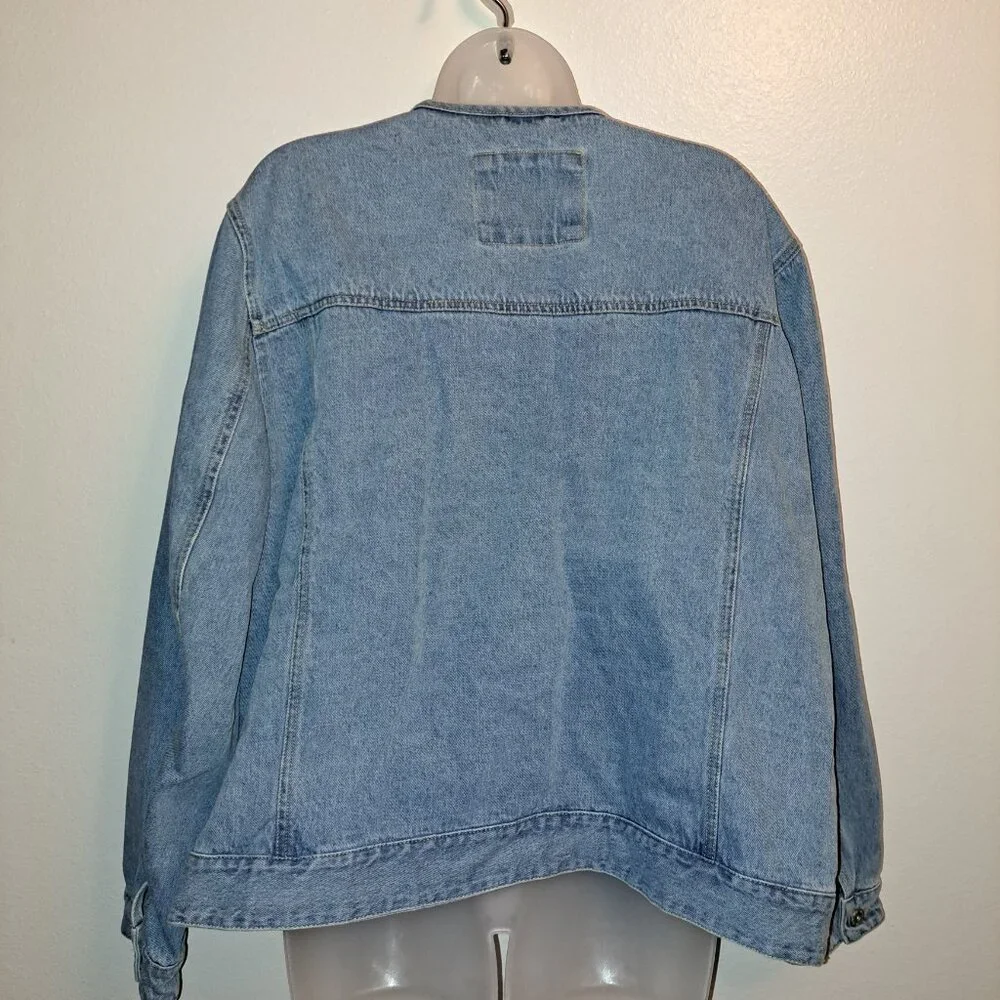 Levi Strauss &CO. Light-Wash Collarless, Denim Trucker Jacket - Picture 6 of 14